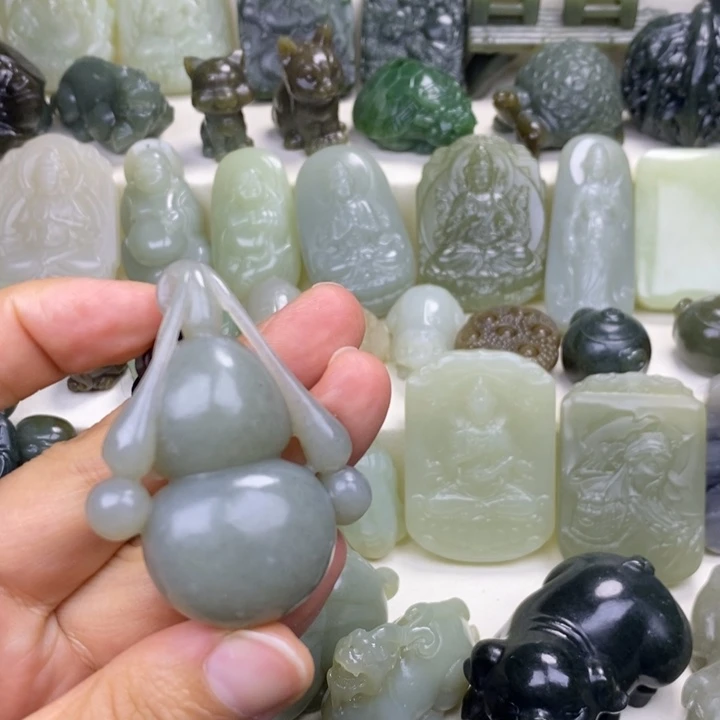 和田玉未镶嵌颈饰