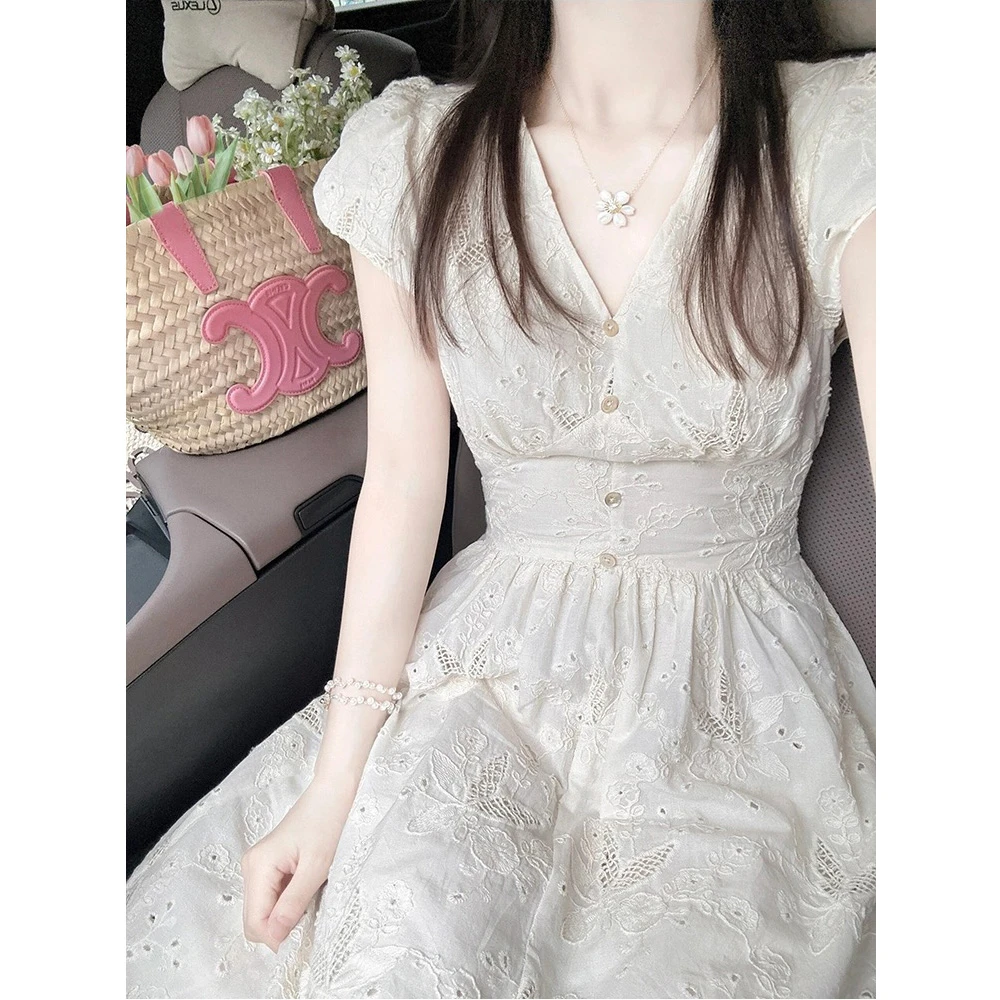 在逃公主古着法式高级感白色连衣裙夏装精致别致绝美蕾丝裙子