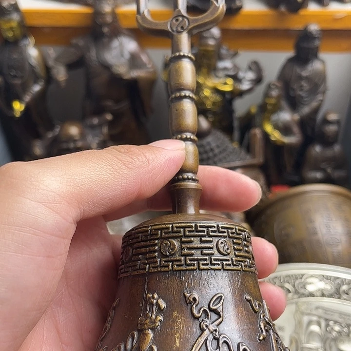 王***玉铜器摆件工艺品有限公司。