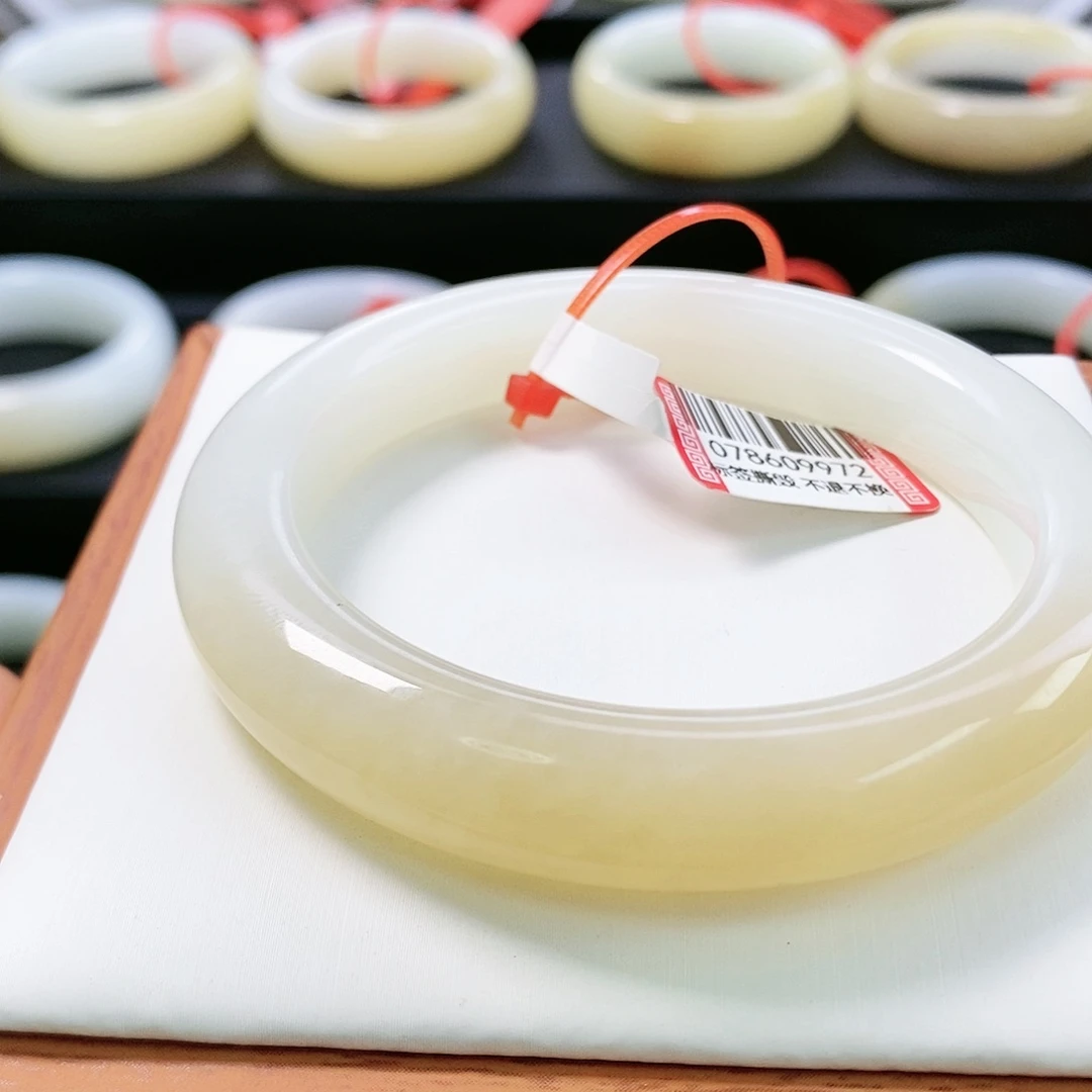 和田玉未镶嵌手镯55.6