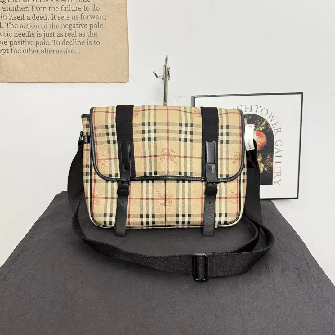 95新 BURBERRY/博柏利 巴宝莉战马格纹公文包/斜挎包/单肩包