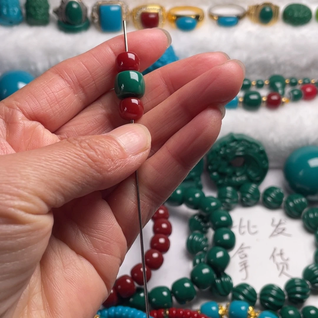 石材爱****?卡8牛血红两颗