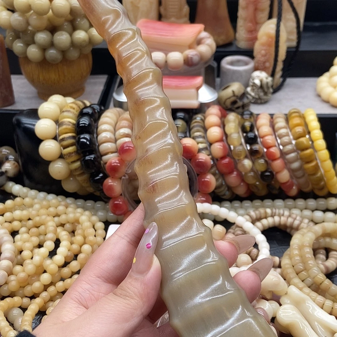 把件驼骨藏羊角整根