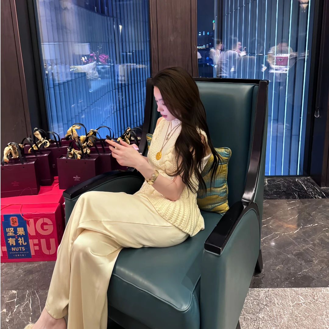 FAFA STUDIO2025春季新款修身显瘦气质收腰高级无袖麻花针织背心