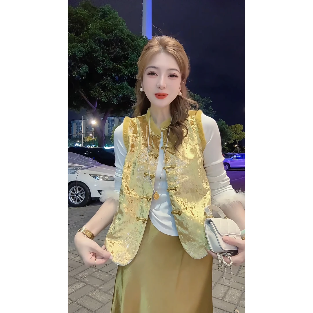 涵儿家 秋冬洋气国风刺绣毛边马甲 VS 松紧腰光泽感缎面半身裙