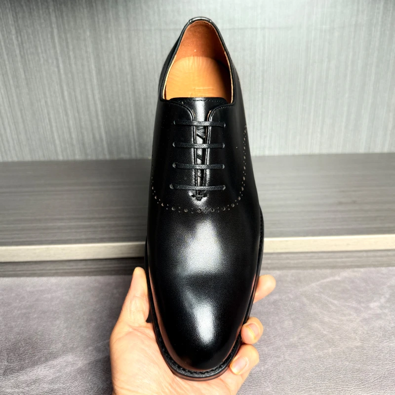 新款男士商务正装皮鞋尖头真皮透气一片式牛皮英伦高端手工牛津鞋
