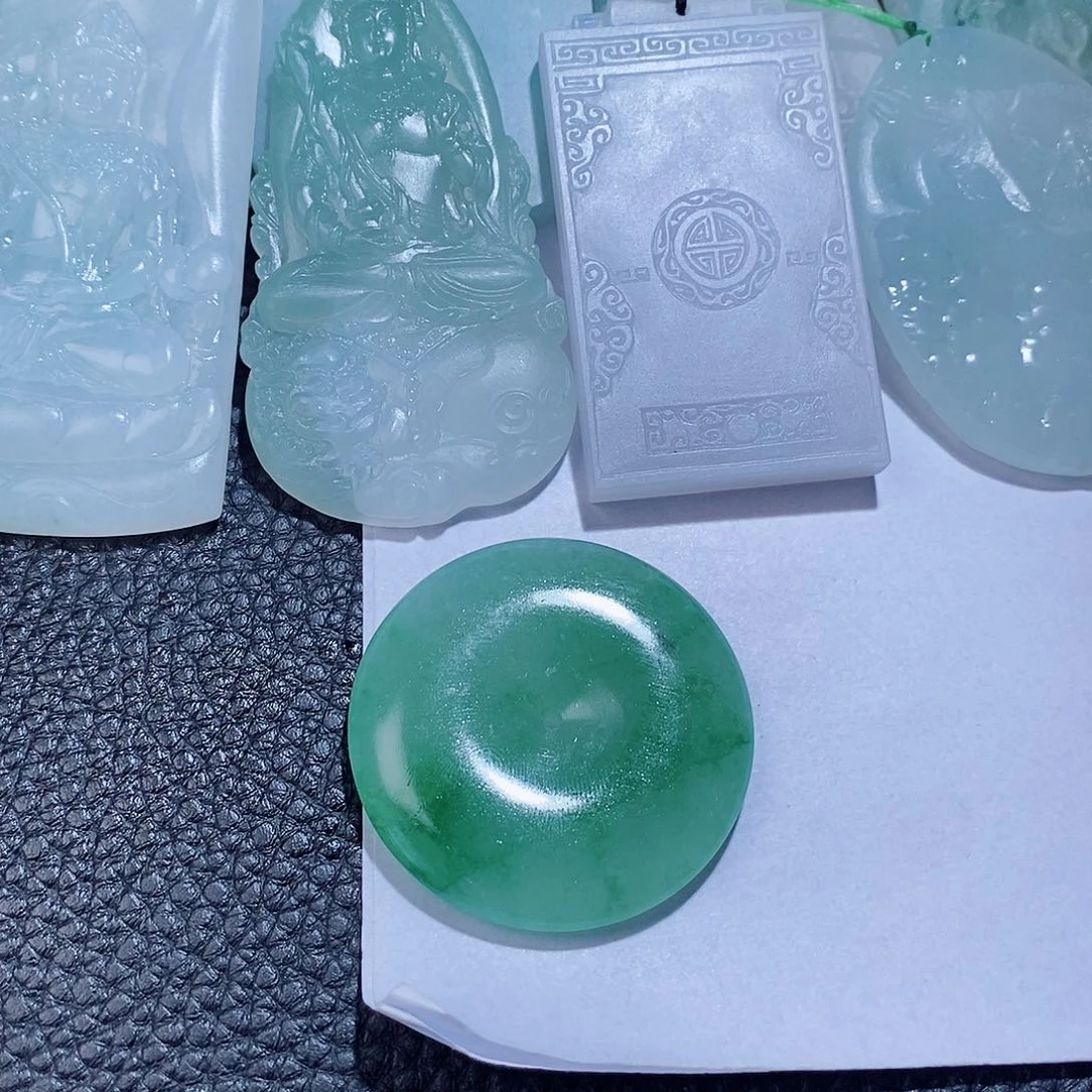 定制翡翠未镶嵌毛货付款后确认抛光