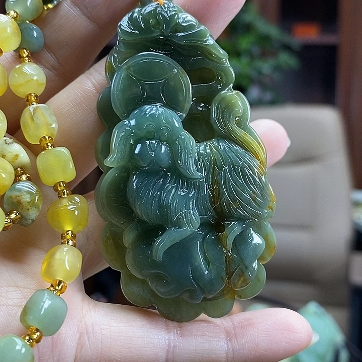 蛇纹石玉未镶嵌颈饰