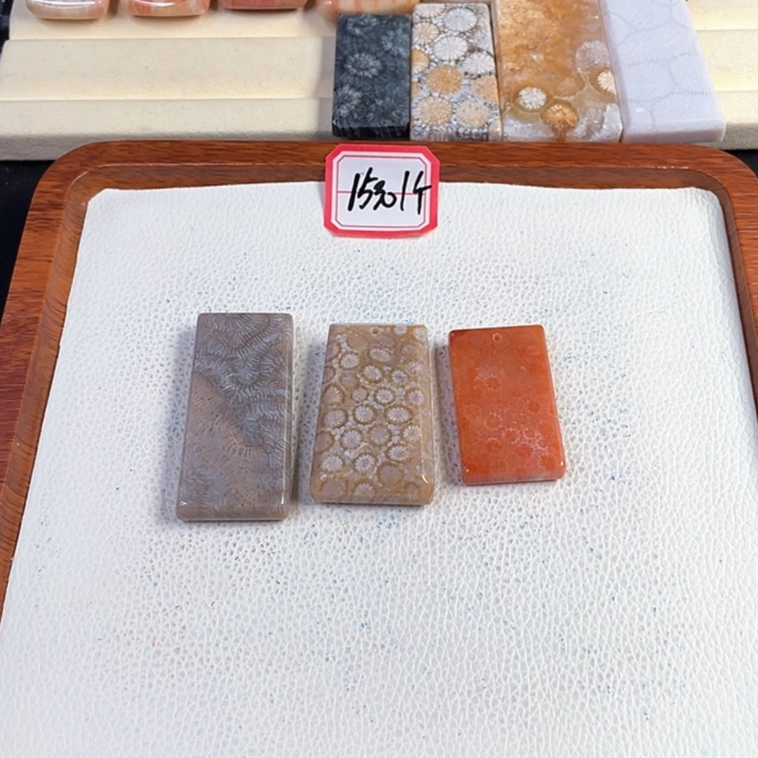 【闪购商品】硅化玉吊坠(赠链)未镶嵌久*