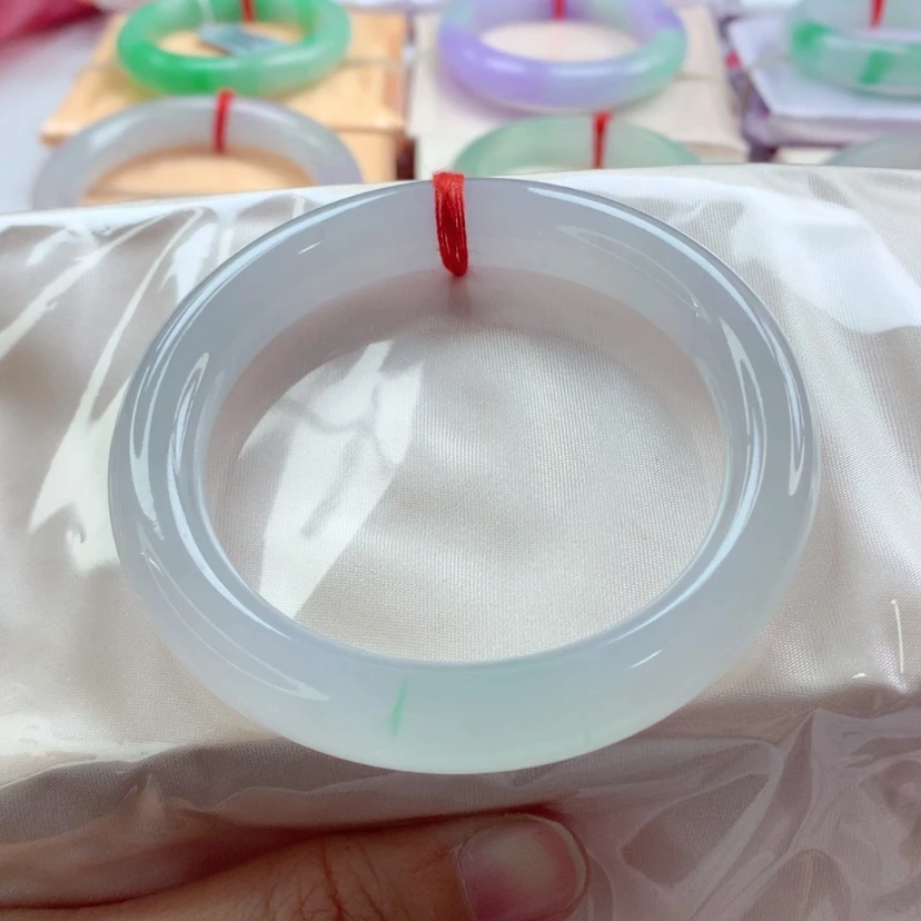 【闪购商品】翡翠手镯（圆镯）未镶嵌荣***旭种水毕业A