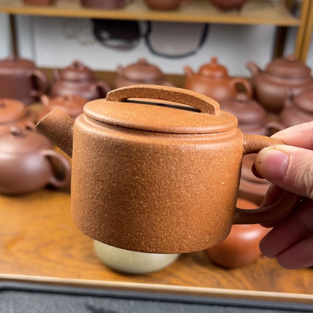 紫砂茶壶手工制作工艺精湛