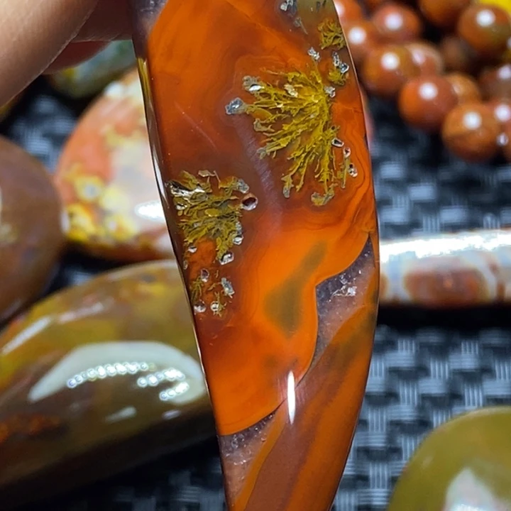 玛瑙/玉髓未镶嵌颈饰相**缘