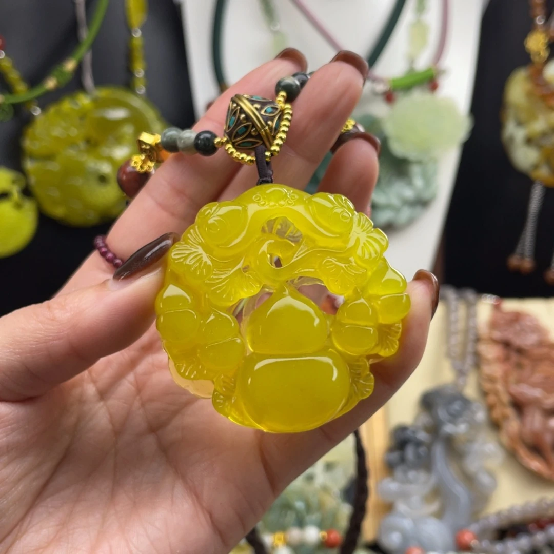 未镶嵌蛇纹石玉颈饰