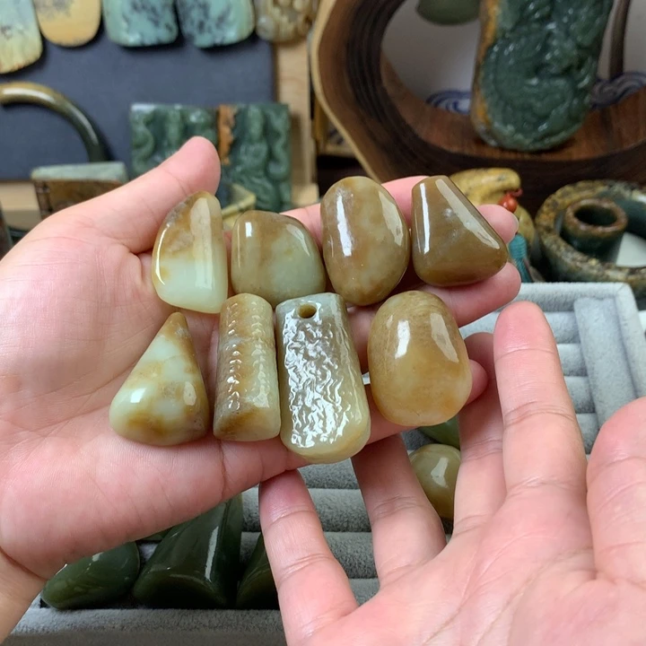 岫岩老玉（透闪石质玉）未镶嵌颈饰海****善