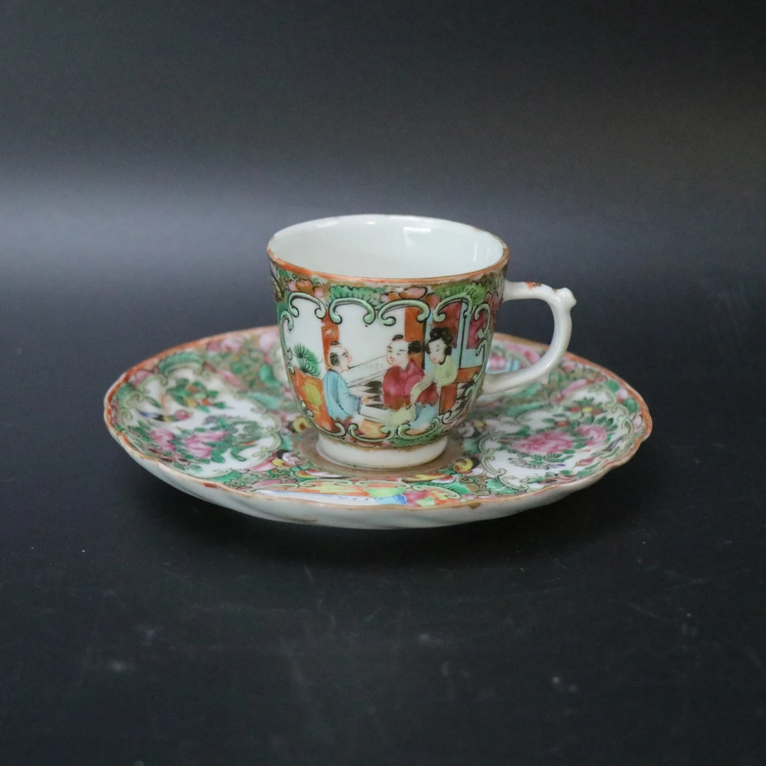 Lot25120462 25120596清晚期广彩开窗人物花鸟纹杯碟