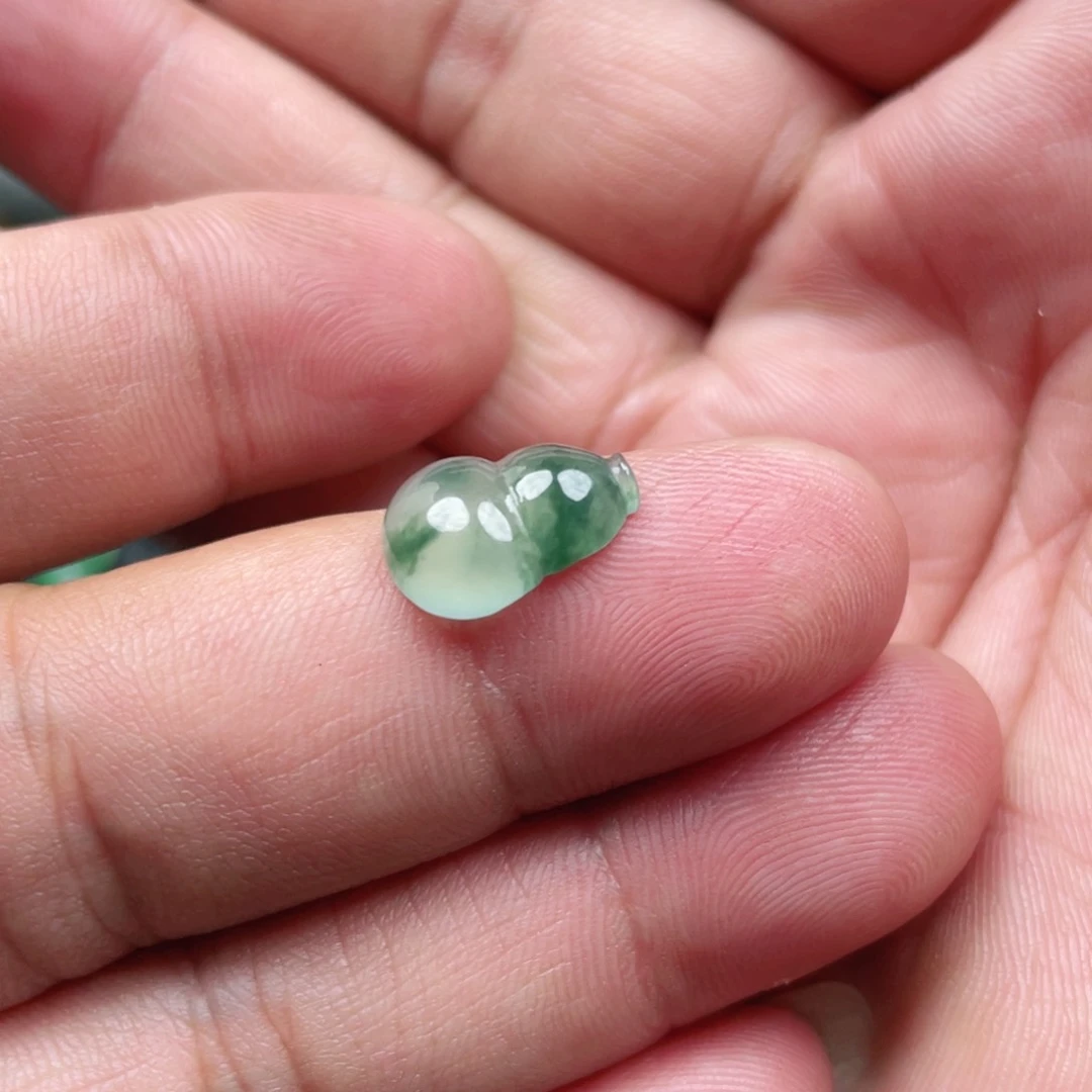 翡翠未镶嵌耳饰翡翠