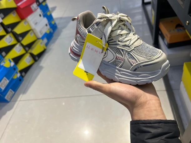 金属感银色春夏款童鞋儿童运动鞋网面透气男童老爹鞋女童鞋子轻便