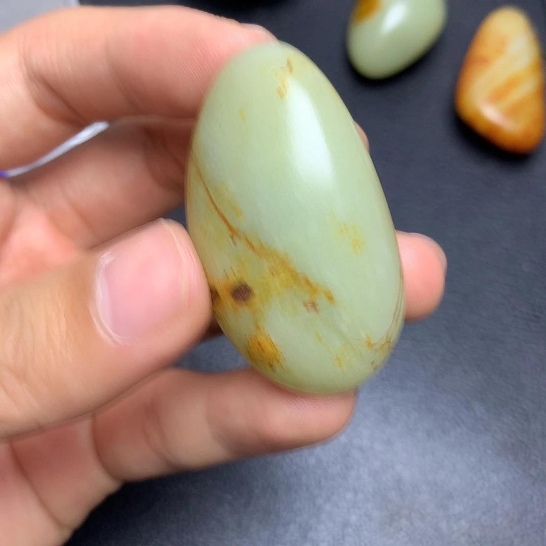 未镶嵌和田玉（糖玉）挂件