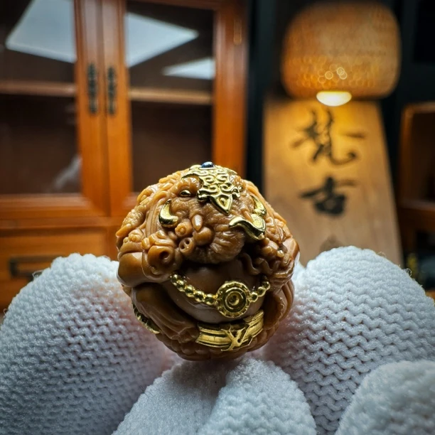 三面圣象尊 猴头核桃雕刻