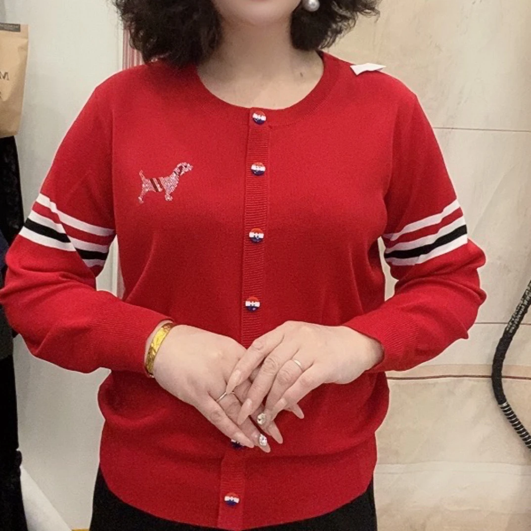 671款圆领衫显瘦时尚