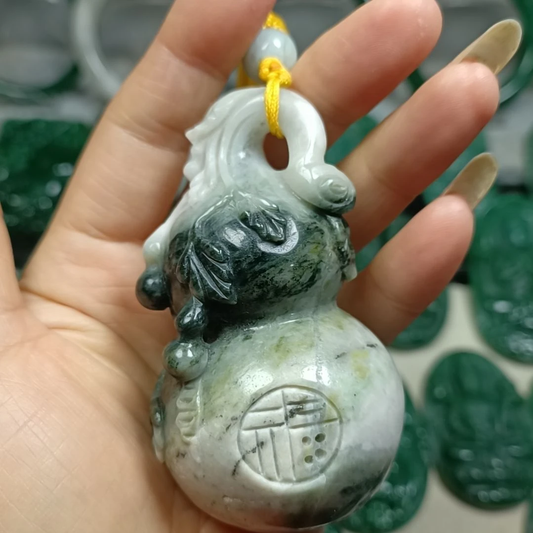 独山玉未镶嵌把玩