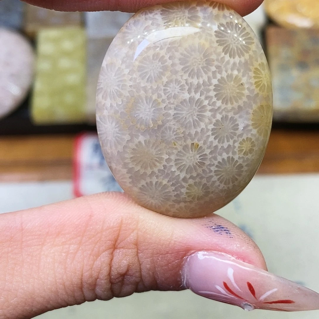 硅化玉颈饰合金清****洛