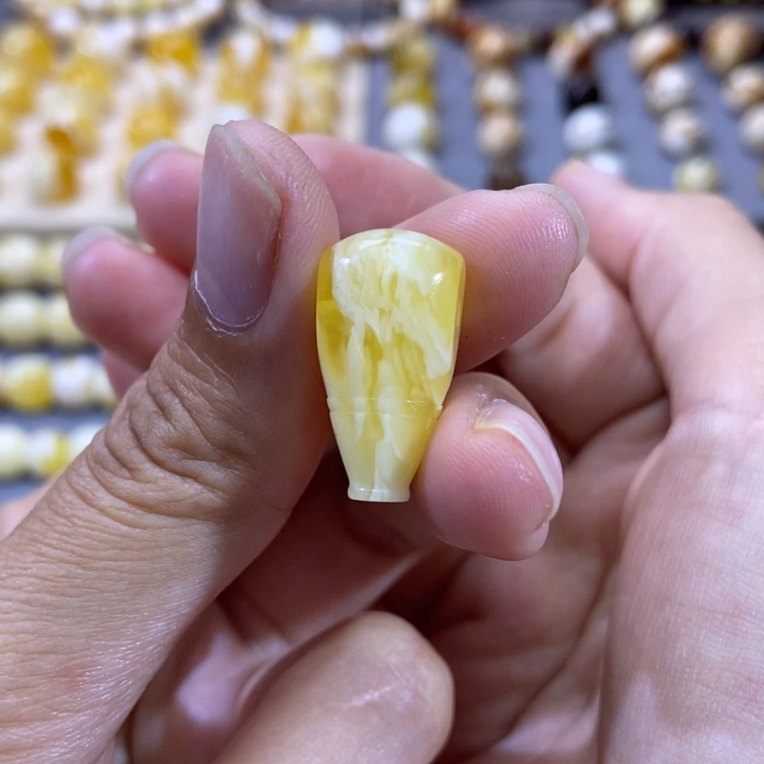 琥珀珠宝奇石未镶嵌阿*，