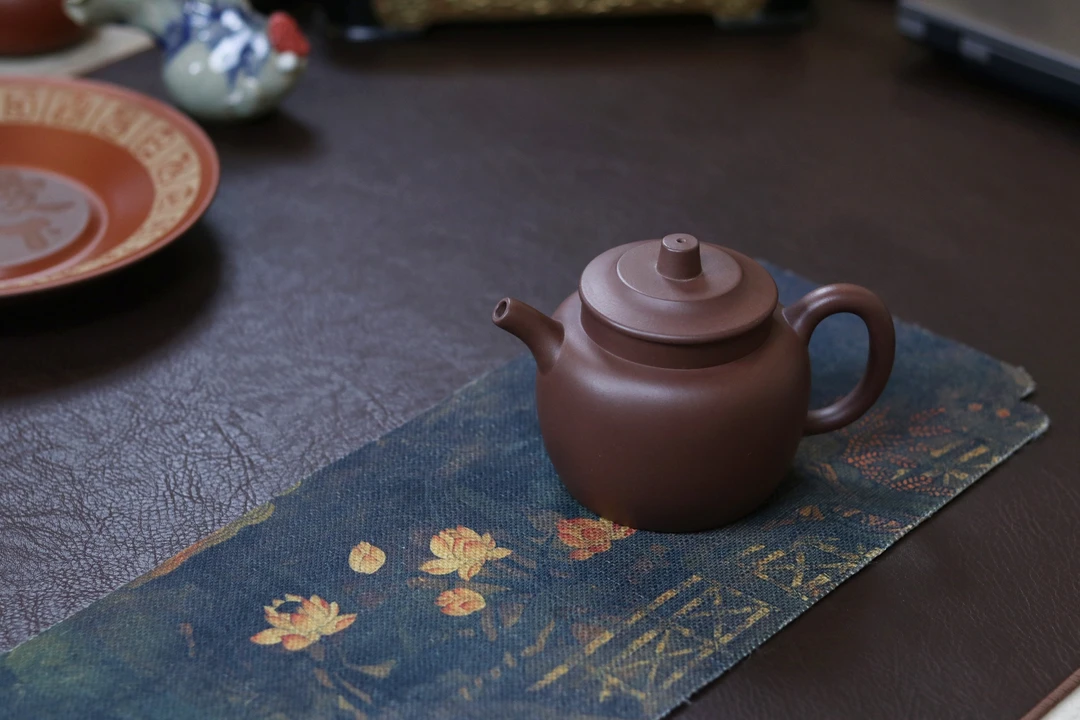 湘林甄选——【圆锤壶】  泥料：原矿中槽清泥  容量：380cc  湘林手作