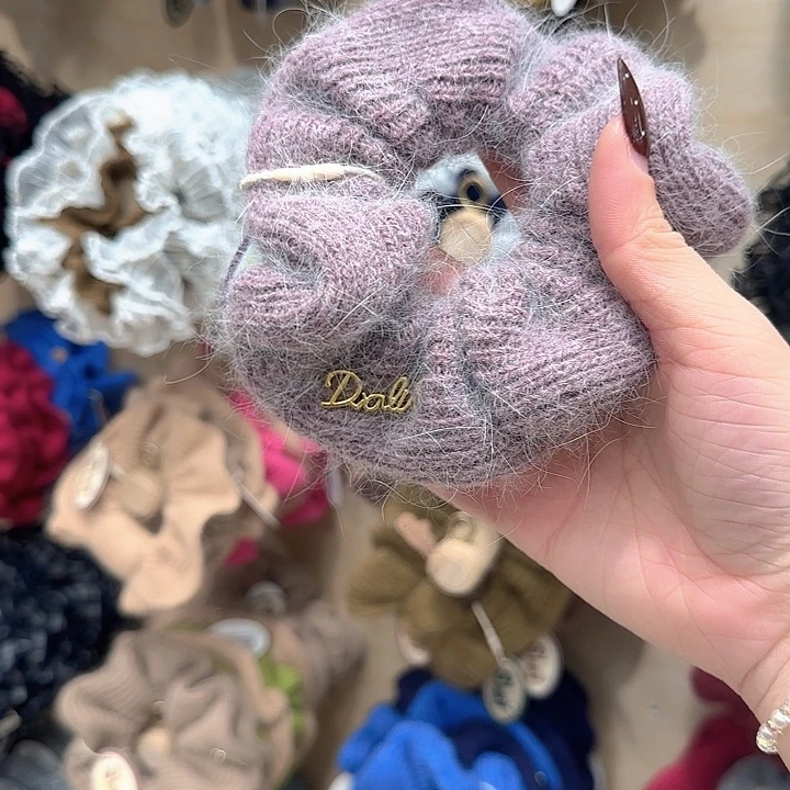 紫色字母毛线发圈