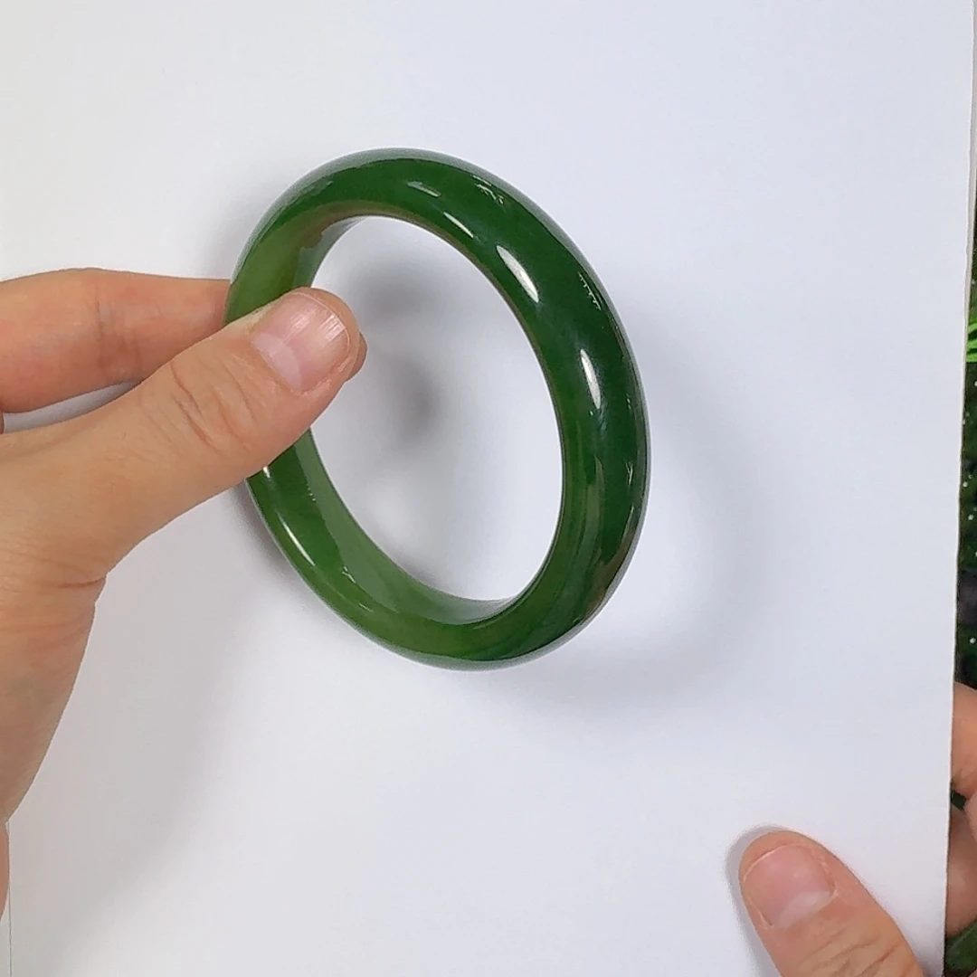 ❥***E和田玉（碧玉）未镶嵌手镯54俄老料翠辣绿手镯
