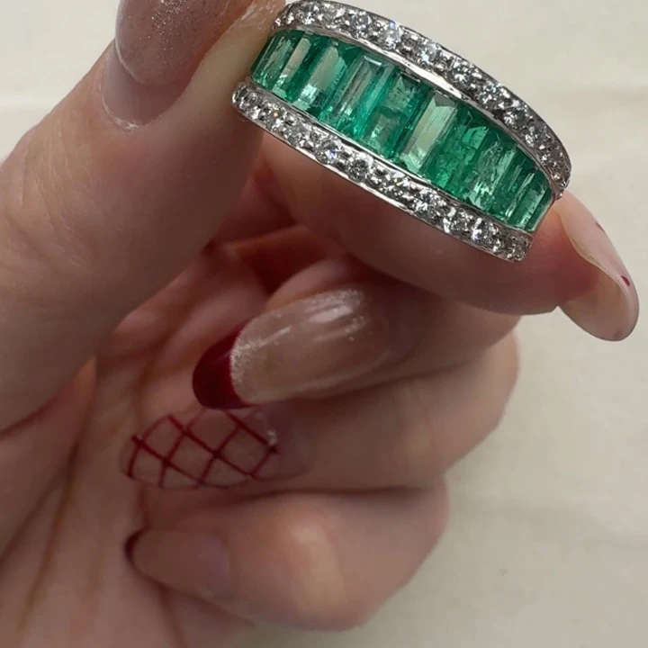 祖母绿戒指未镶嵌