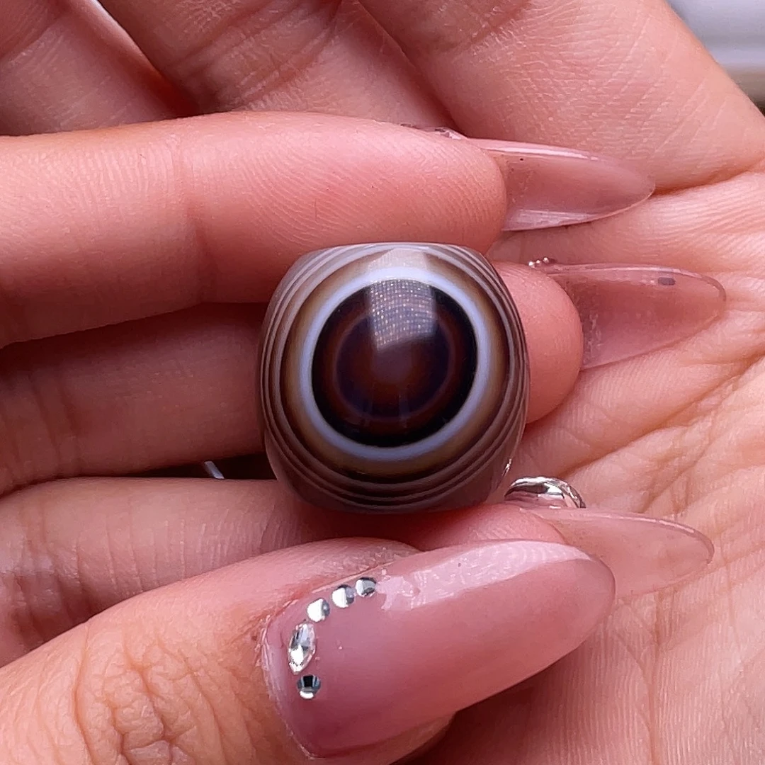 李***贵玛瑙/玉髓未镶嵌颈饰