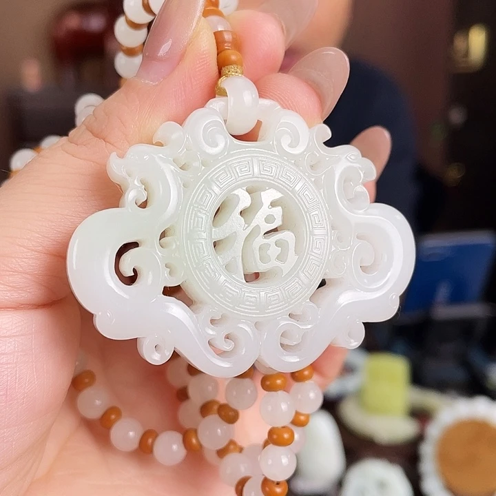 和田玉未镶嵌颈饰定制发货