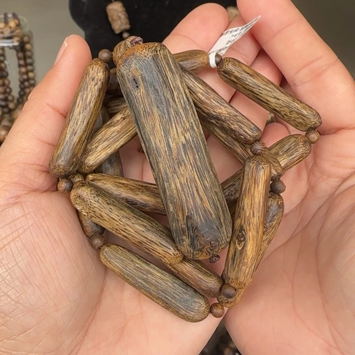 沉香手串乌身多样性发货一条卡9-30克