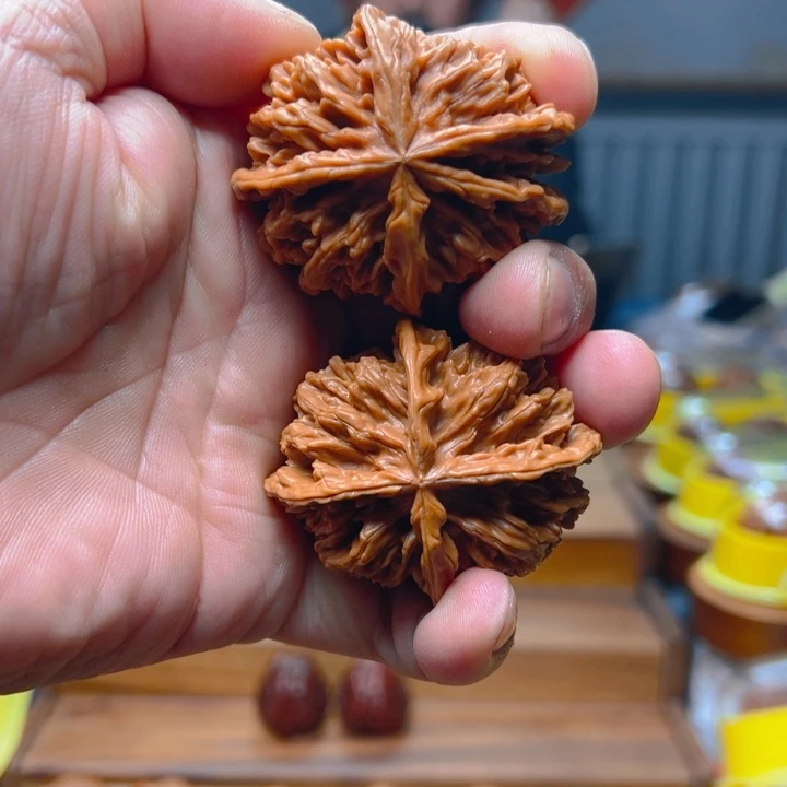 把件文玩核桃帝王狮子头四棱