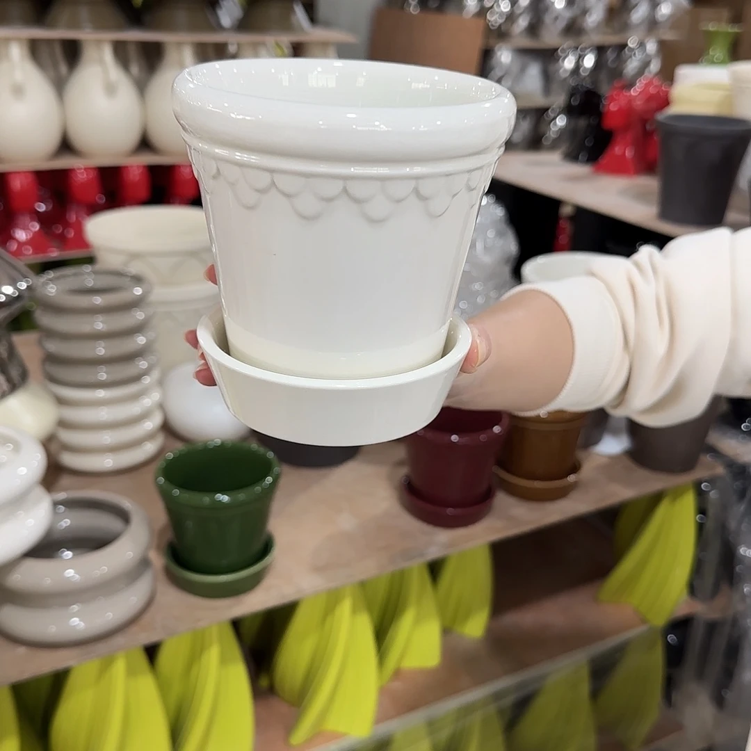 b4白色带托花盆花盆花盆