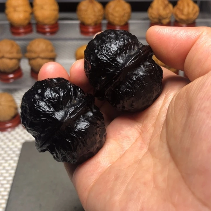 文玩核桃把件15粗筋玉罗汉