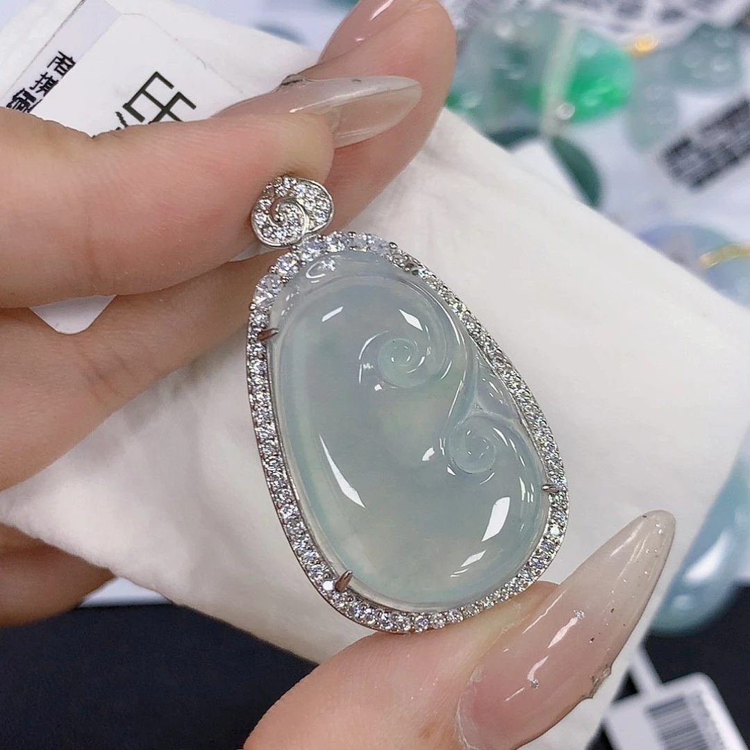 颈饰银S925镶嵌翡翠J****n