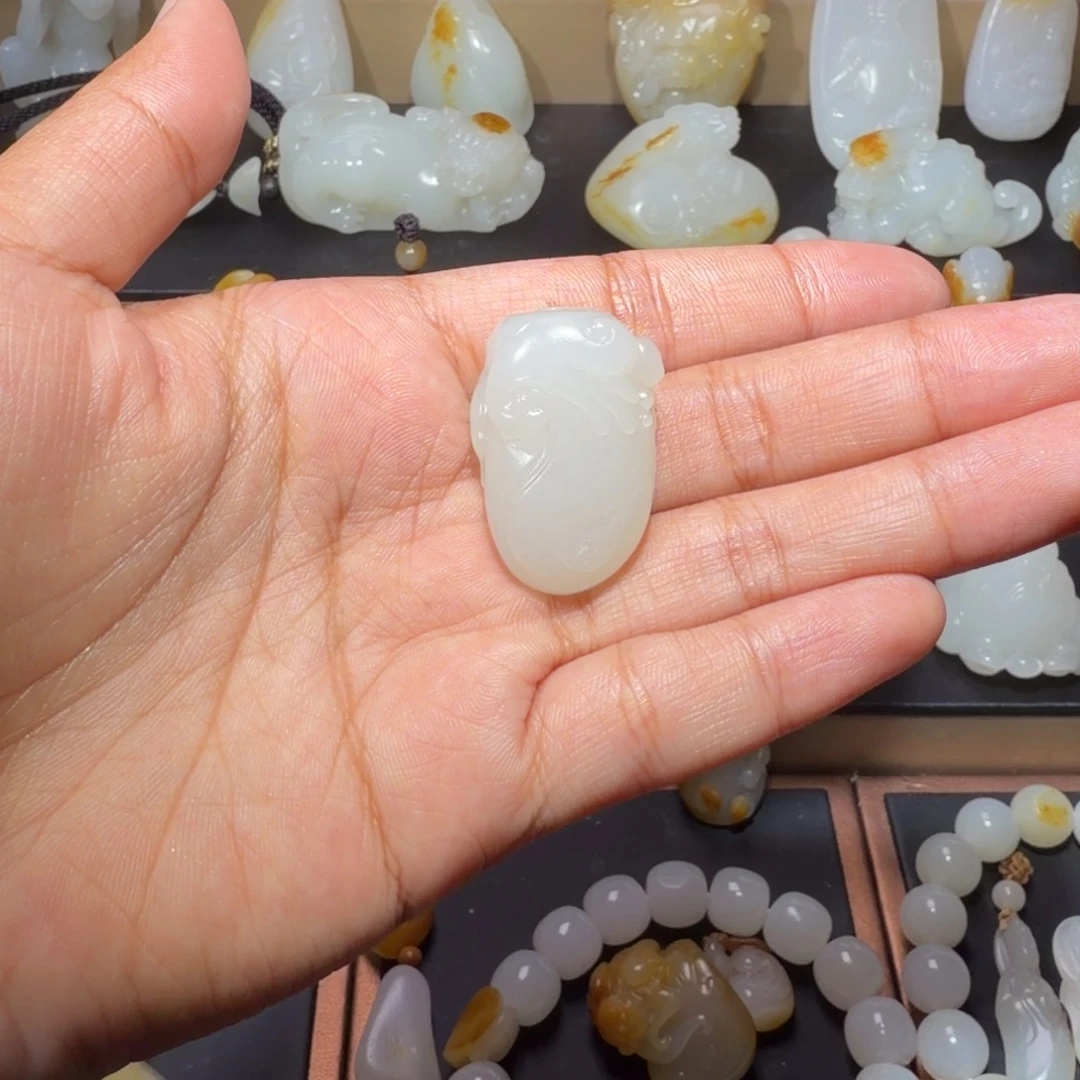 开***乐和田玉未镶嵌颈饰