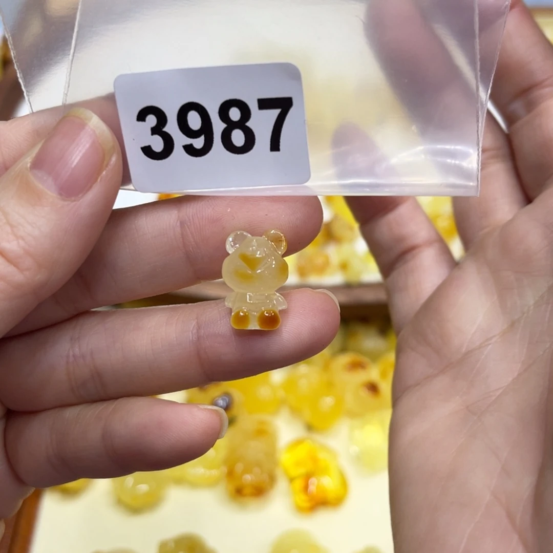 琥珀珠宝奇石未镶嵌