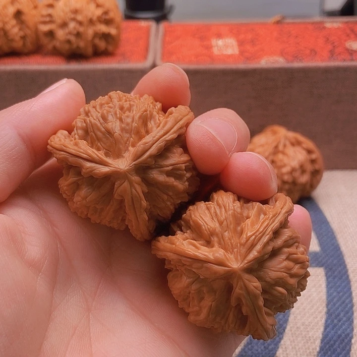 吊坠文玩核桃三棱