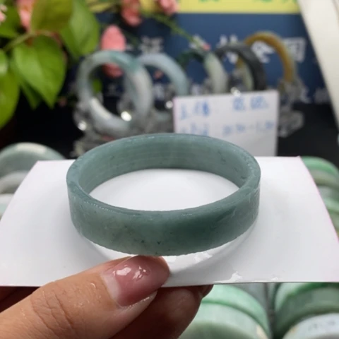 未镶嵌翡翠手镯定制翡翠