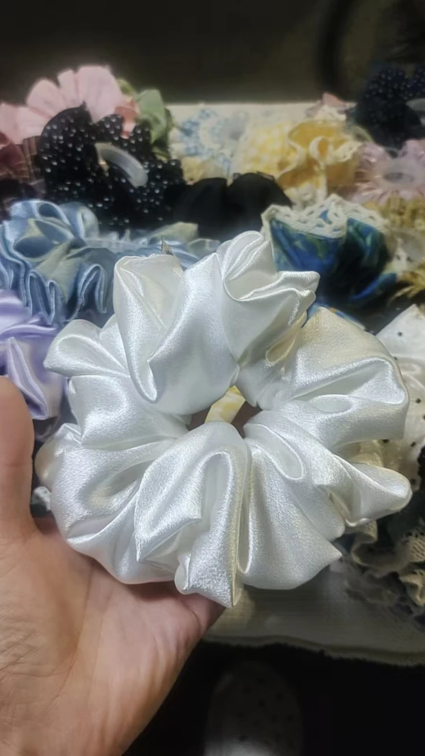 缎面水晶麻大肠圈，压边款