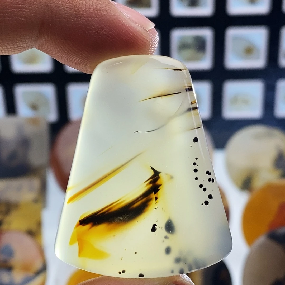 用***3玛瑙/玉髓未镶嵌吊坠(不含链)