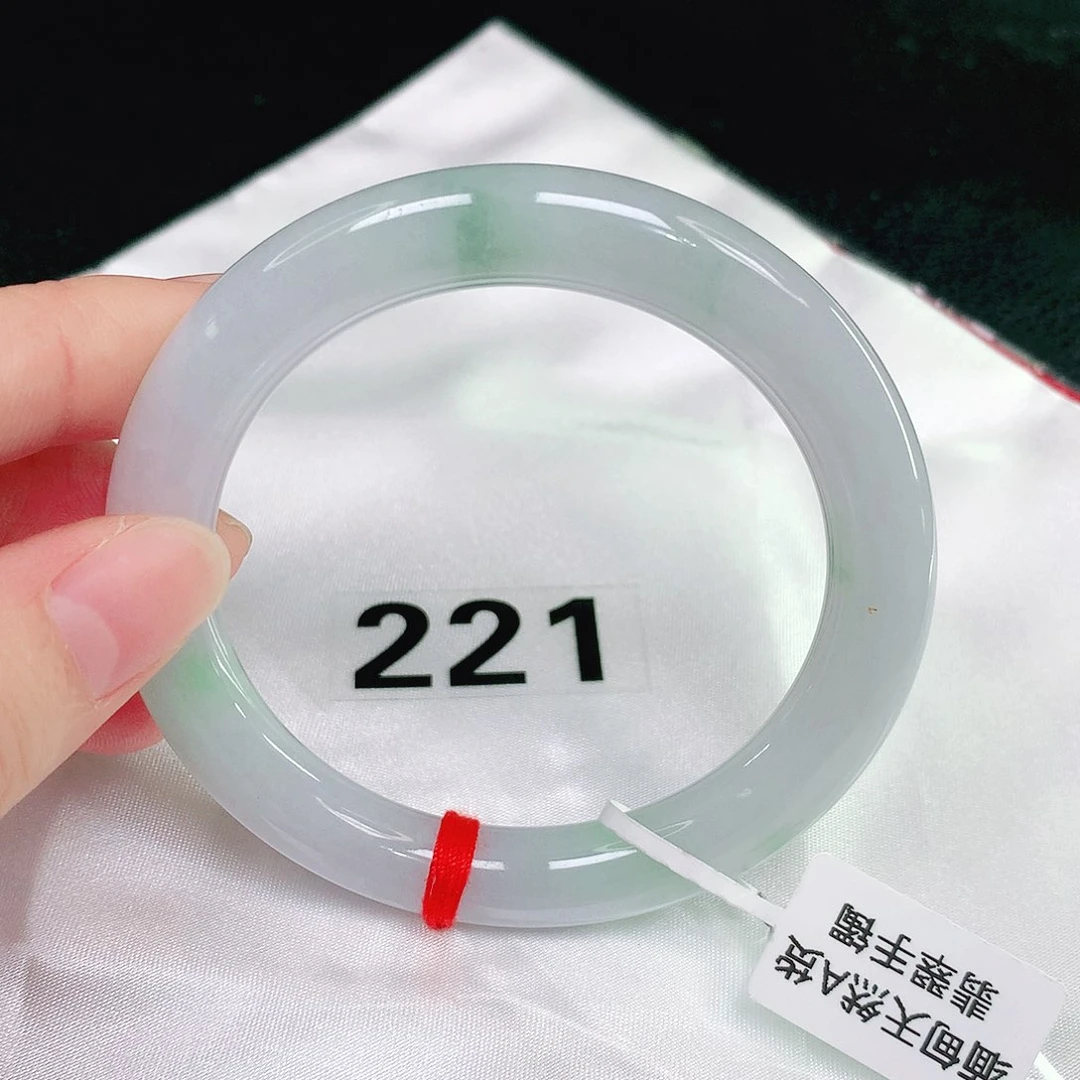 翡翠手镯（圆镯）未镶嵌