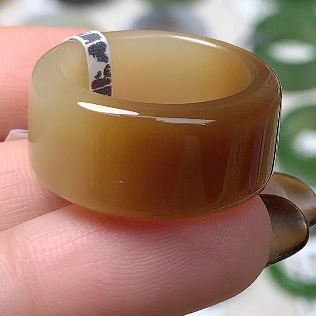 未镶嵌戒指和田玉
