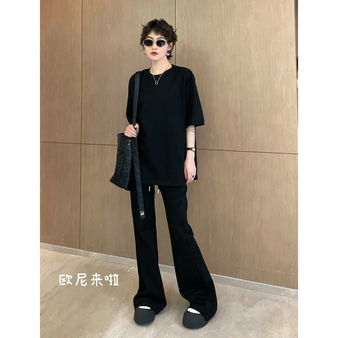 欧尼家【暗夜行套装】夏季新款黑色极简短袖+微喇裤两件套TZ5876N