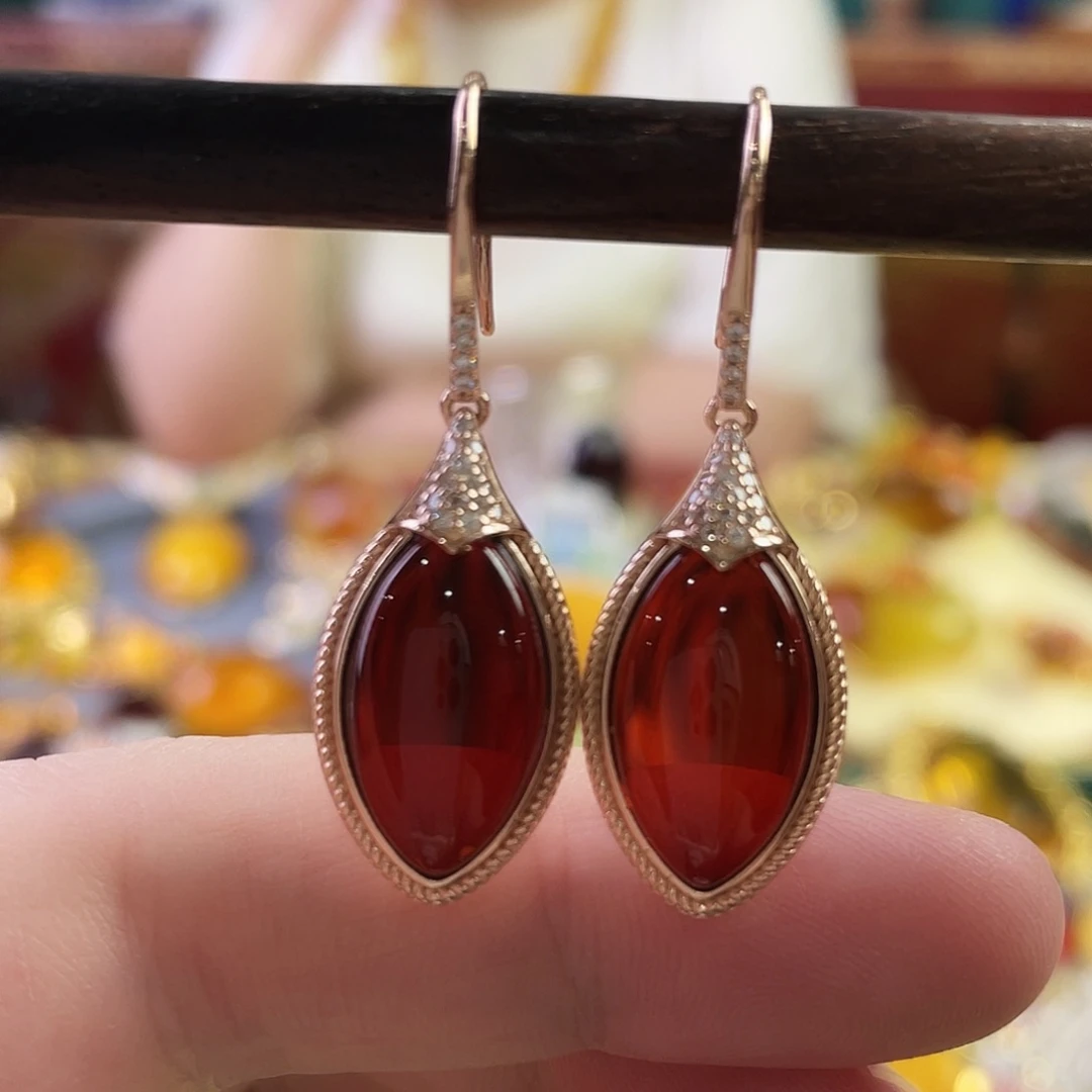 银S925镀金镶嵌血珀耳环