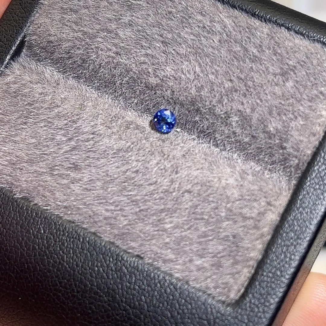 蓝宝石裸石圆3.3mm1粒