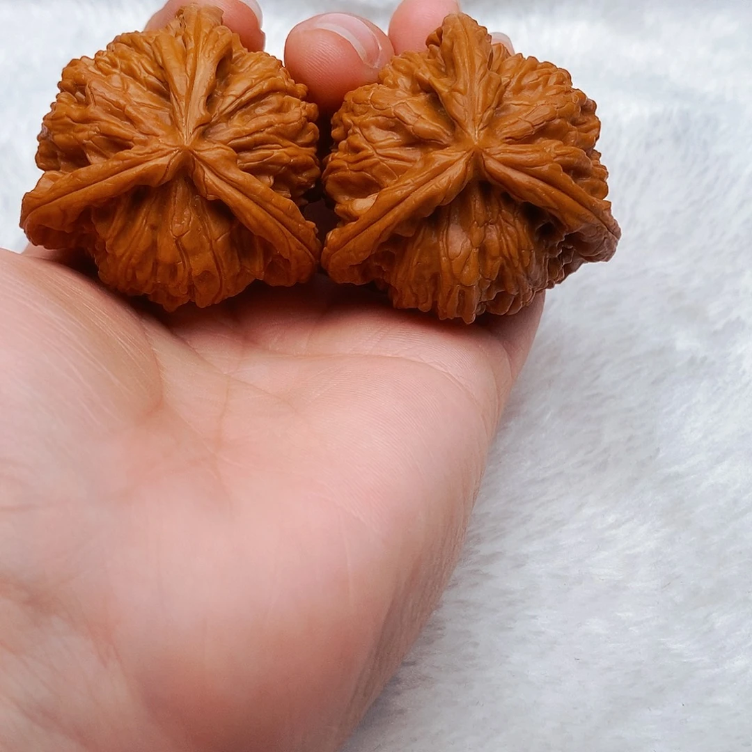 1***7文玩核桃吊坠三棱